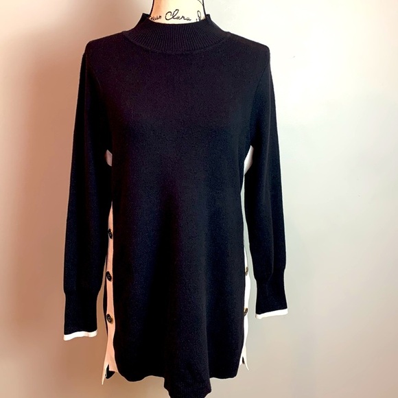 Chico’s Side Button Tunic With Contrasting Trim NEW! - Picture 3 of 7